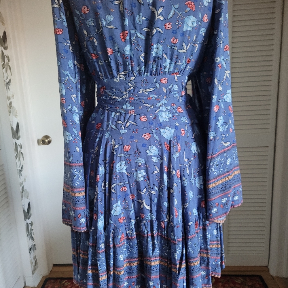 The Clothing Company Blue Floral Long Sleeve Mini Wrap Dress Sz Large - Picture 8 of 13